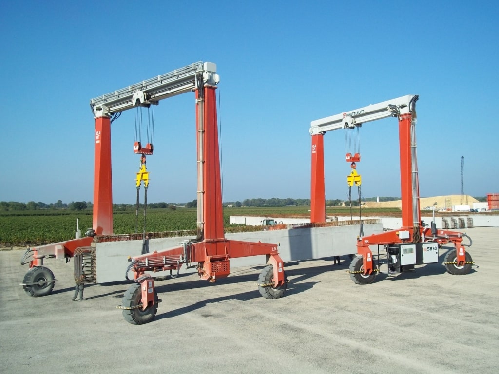 Best Mobile Gantry Crane Transporting Concrete Together