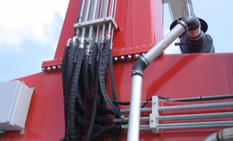 Zoom on Shuttlelift Machine Hoses