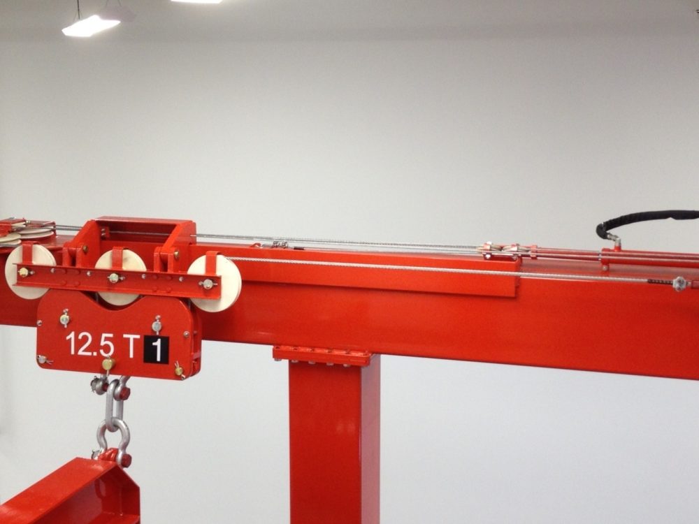 Close Shuttlelift Steel Beam