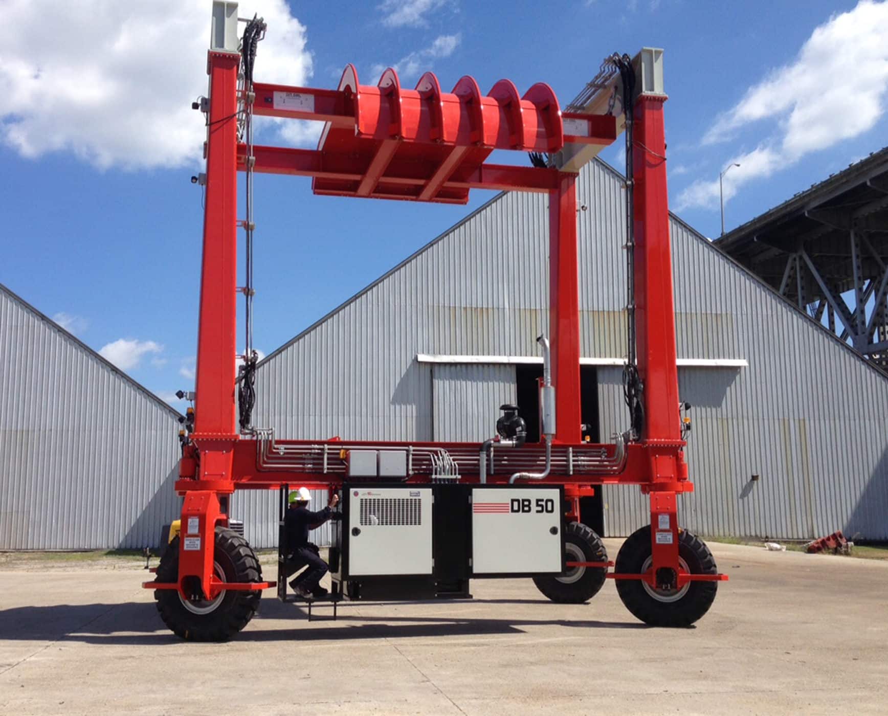 DB50 Mobile Gantry Crane with Spreader