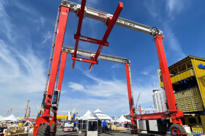 Shuttlelift Crane at Conexpo/Con-Agg 2020 in Las Vegas